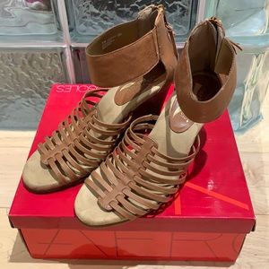 Aerosols women sandals